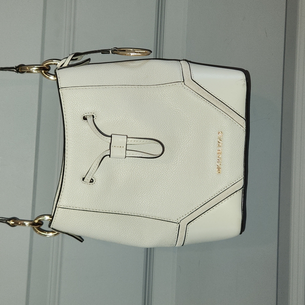 Micheal Kors Bucket Purse